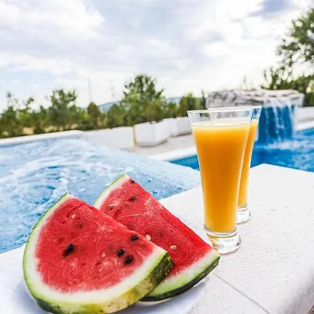 בית נופש House With A Swimming Pool Lecevica, Zagora - 22829 *